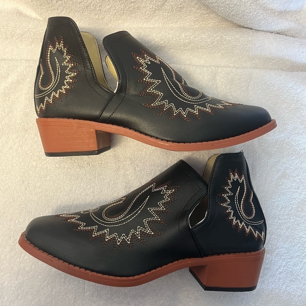Women’s Western Chelsea Ankle Boots Black Stitch Block Heel Pointed Toe 6.5 NWT - Picture 3 of 5